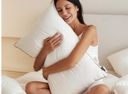 50% off Feather Down Bed Pillows on Amazon | Time to Replace Your Pillows